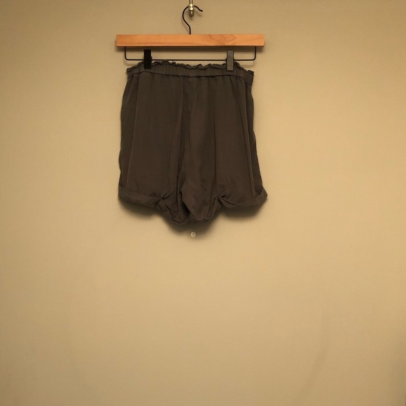 Aerie Army Green Shorts - Picture 2 of 3